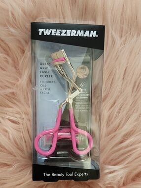 Brand New TWEEZERMAN NEON PINK GREAT GRIP LASH CURLER